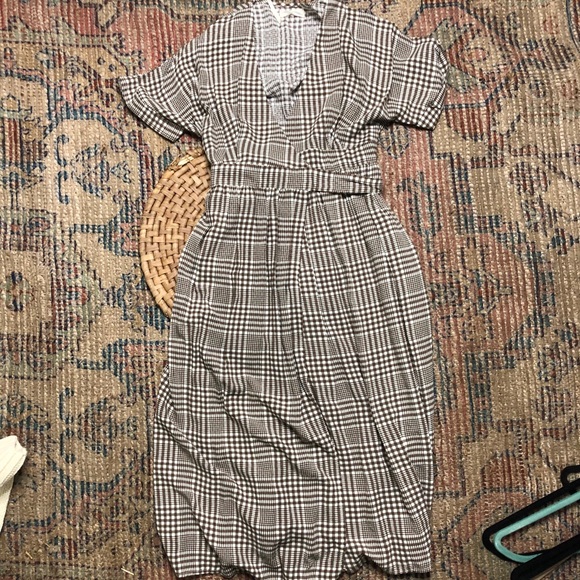 Urban Outfitters Gabrielle Woven Wrap Dress - Picture 7 of 8